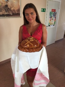22